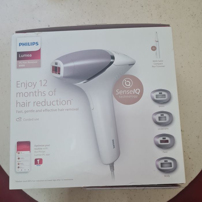 Vând aparat de epilat nou- Philips Lumea IPL Hair Removal 8000