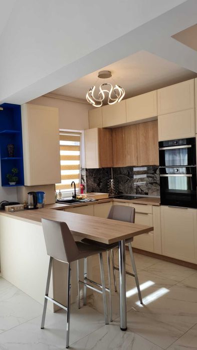 Penthouse 3 camere, 2 băi, 2 parcări, Giroc | 650 EUR