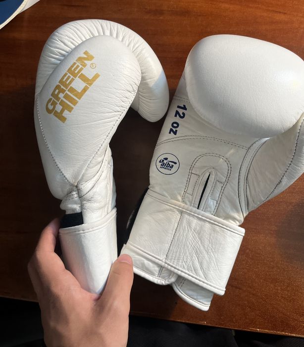 Боксерские перчатки aiba