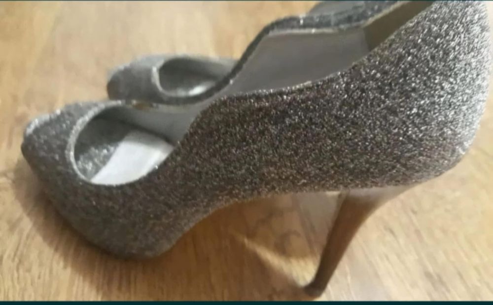 Pantofi stiletto argintii