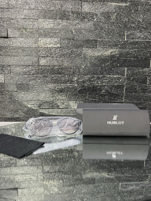 Ochelari de soare HUBLOT – Noi, cu accesorii complete