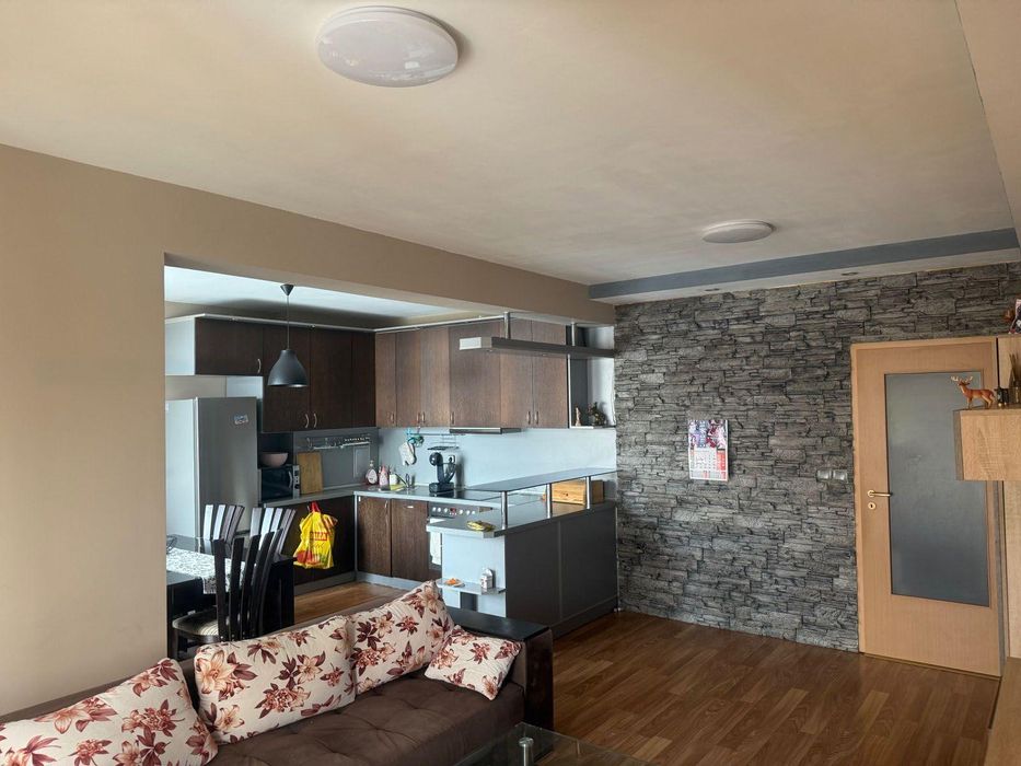Дава се под наем Тристаен апартамент в София, Център - 120 кв.м за 1345.38 € - Снимка #1
