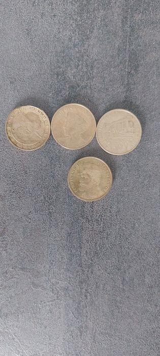 Bacnote și monede vechi.