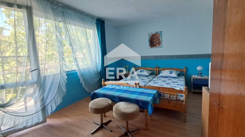 Къща за гости на 4 етажа за продажба, с общо 18 едностайни и двустайни