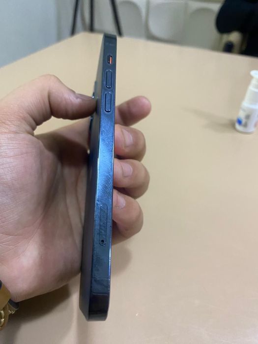 Продам айфон 12про