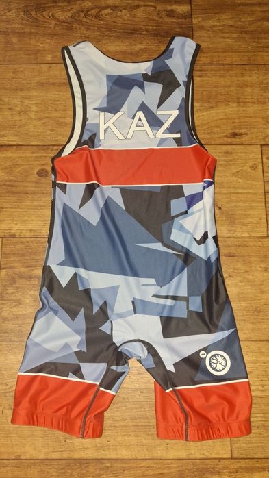 Красный тельник Asics и Красные Борцовки Gfx