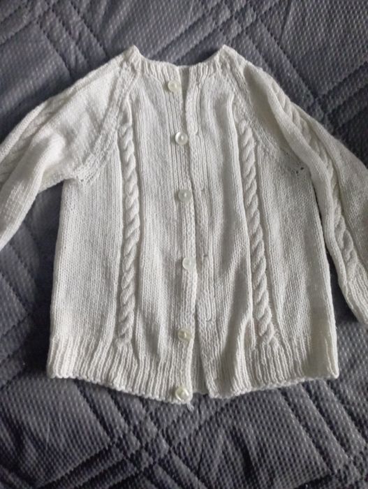 Ръчно плетиво , блузки ,чорапки и буйки за наи малките