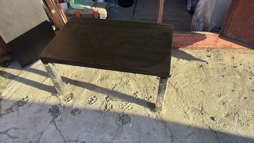 Продам стол журнальный