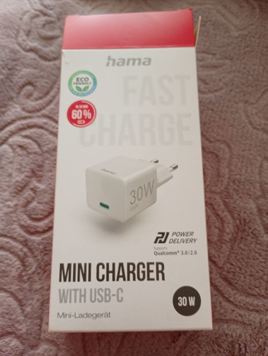 Mini încărcător Hama.