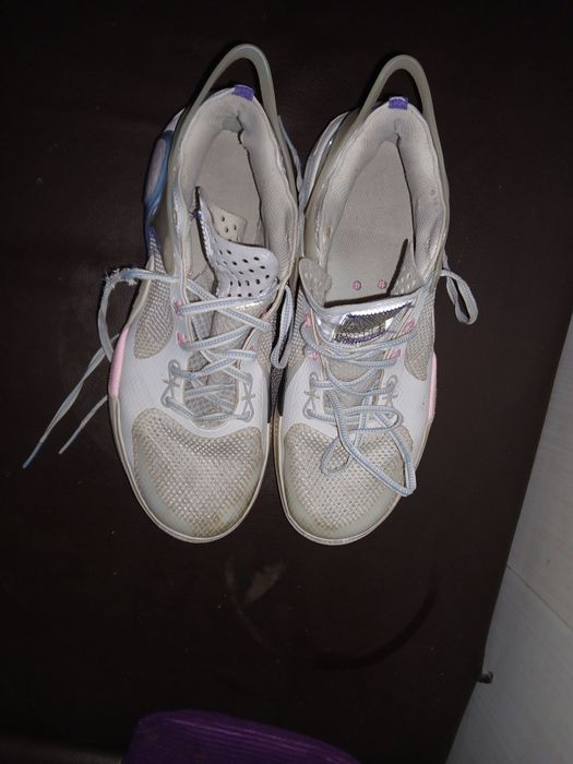 Продаю кроссовки