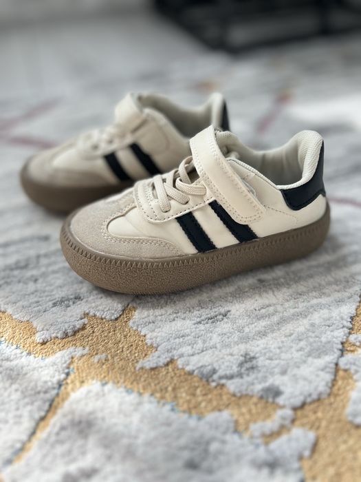 Продам кроссовки