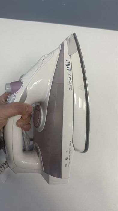 Срочно продается утюг Braun