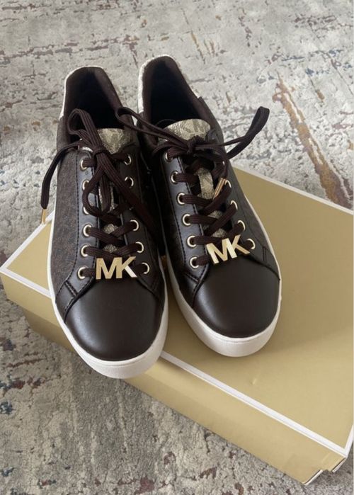 кроссовка оригинал