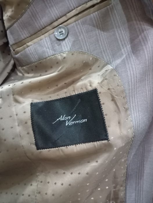 Мужской костюм кремового цвета