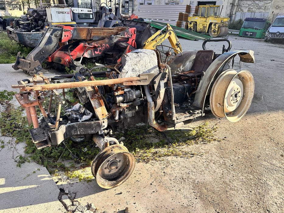 Dezmembrez New Holland TN65