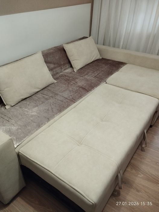 Продаю диван уголок.