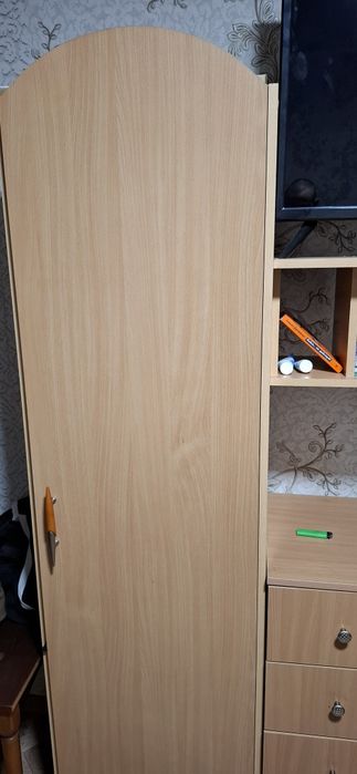 Продам шкаф,полка к шкаф и стол раскладушка