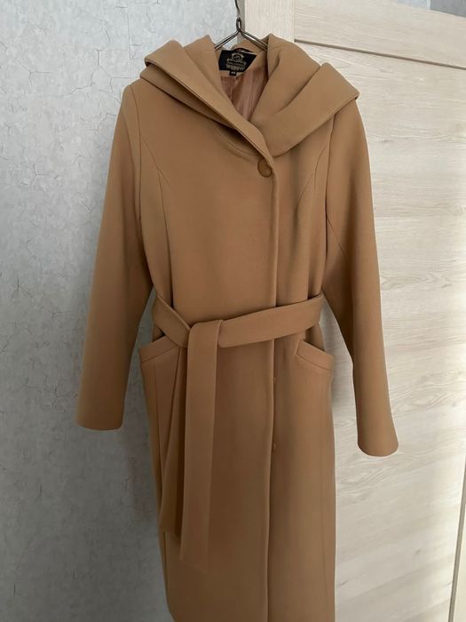 Продам пальто новое