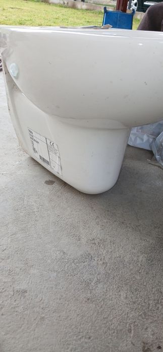 Тоалетна чиния нова