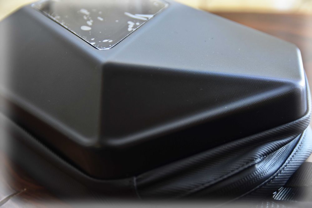 Продавам раница за през рамо