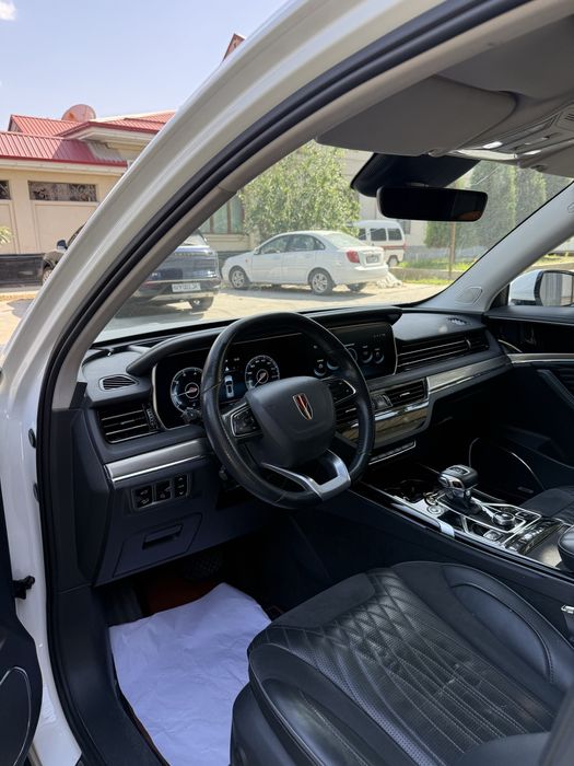 Hongqi HS 5 Full