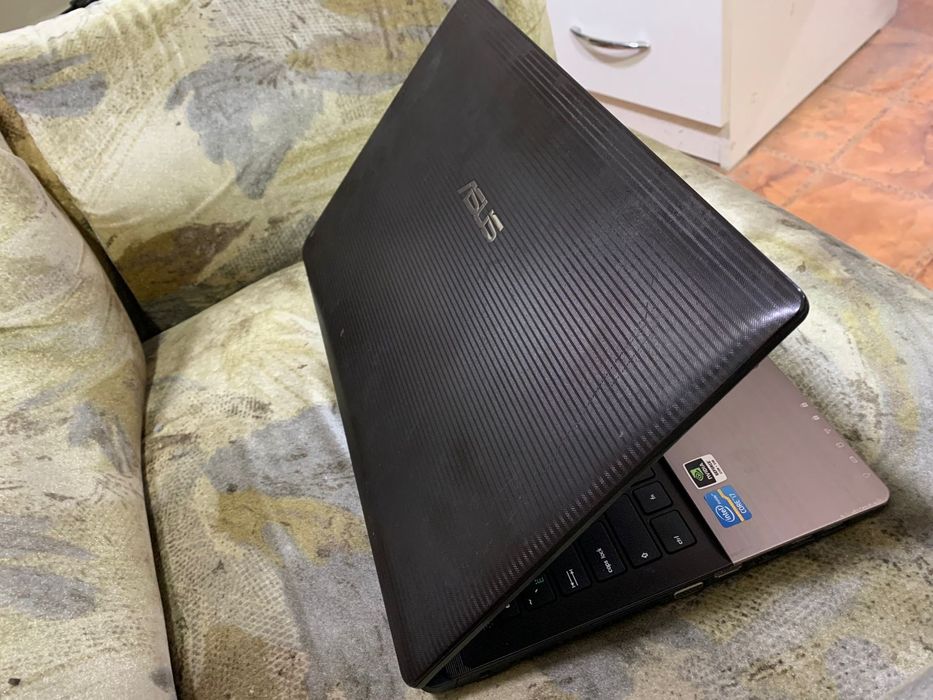 Продам ноутбук Asus i7