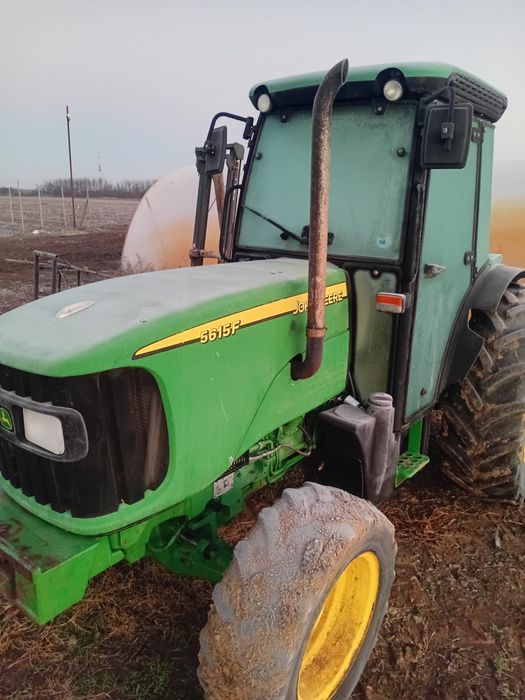 Vand tractor john deer 5615F