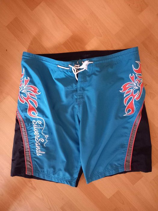 Pantaloni scurti barbati de baie  marime L si XL  diferite modele