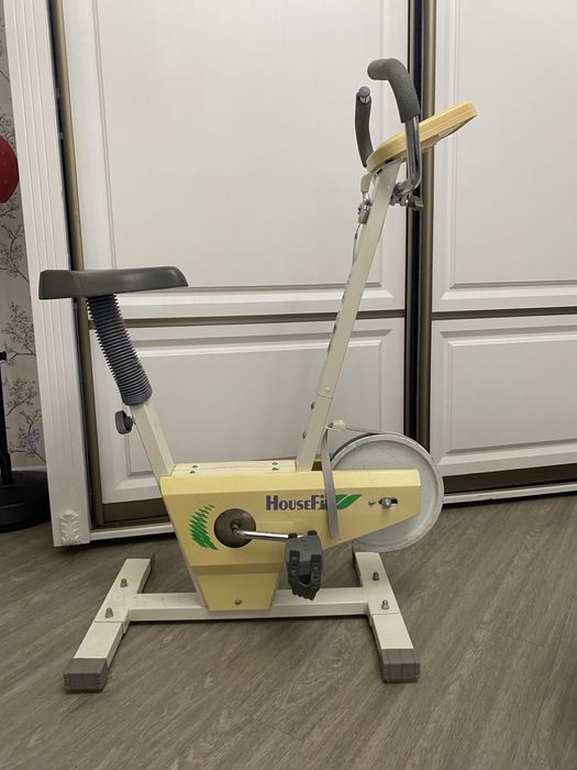 Велотренажер для фитнеса