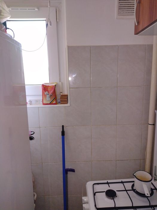 Vand garsonieră zona Titan