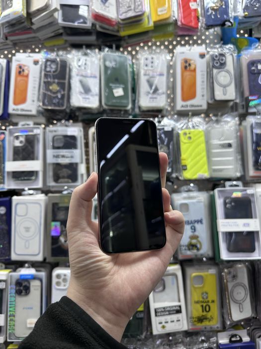 Продам Айфон.