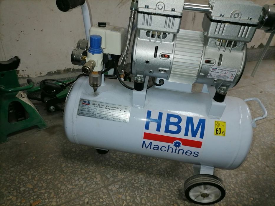 Безмаслен безшумен професионален компресор HBM / 30 l,