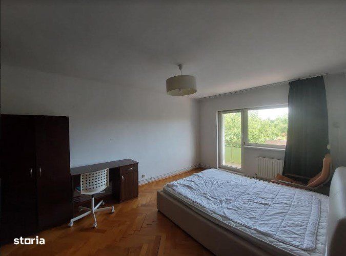 De inchiriat apart.3 camere decomandate zona UMF, str. Pasteur