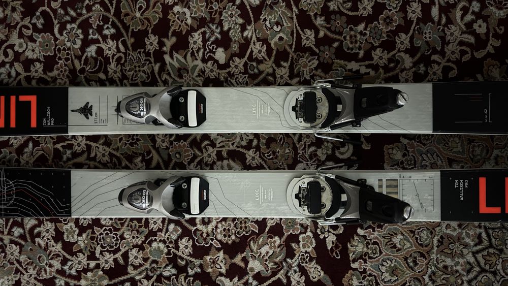 Срочно продам лыжи легендарного чемпиона X Games Tom Wallisch Pro