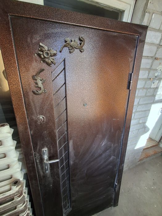 Продам Входную дверь