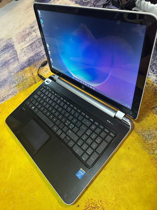laptop hp pavilion 15, quadcore i3