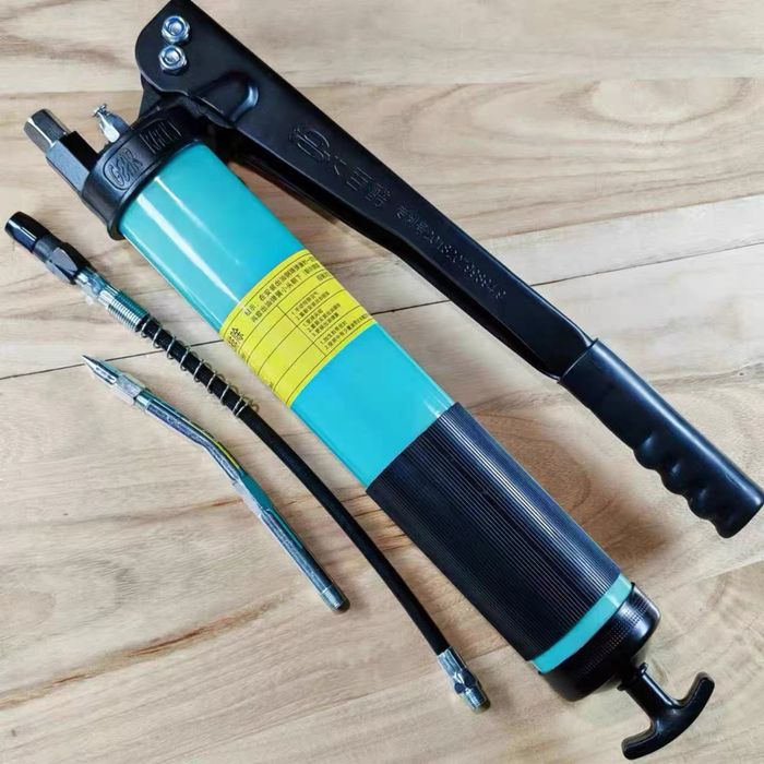 Продам шприцы для смазки.