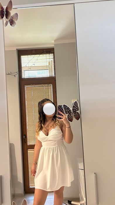 Продавам официална рокля и токчета