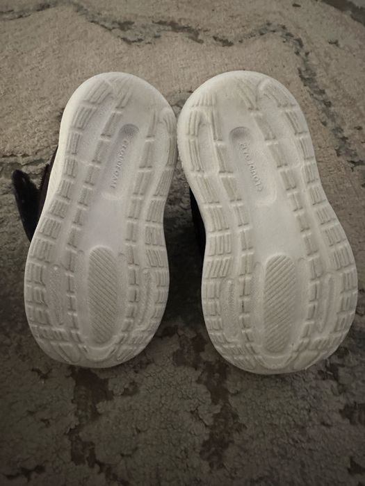 Маратонки Adidas 21 номер