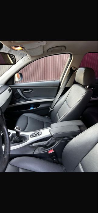 Vand Bmw E90 318D Facelift 2010