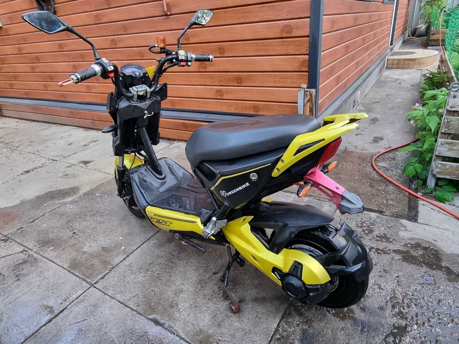 Электроскутер, новая резина.