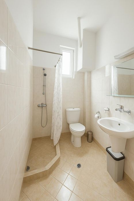 Дава се под наем Двустаен апартамент в Пловдив, Център - 65 кв.м за 332 € - Снимка #3