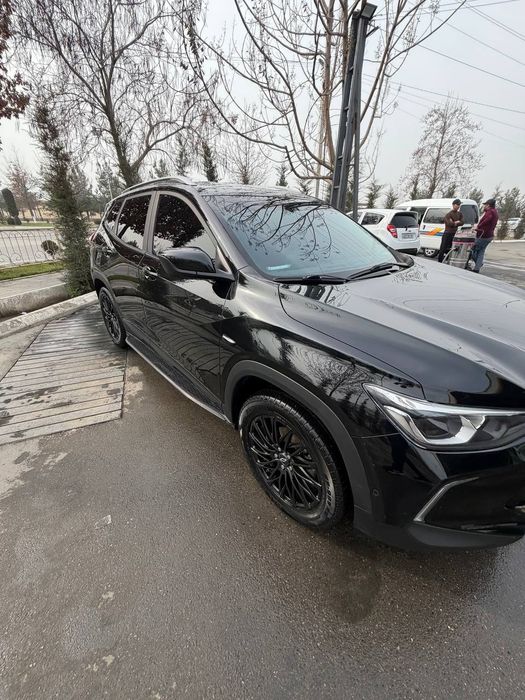 Treker 2 sotiladi navotlari bilan bolni bag benzin padarka