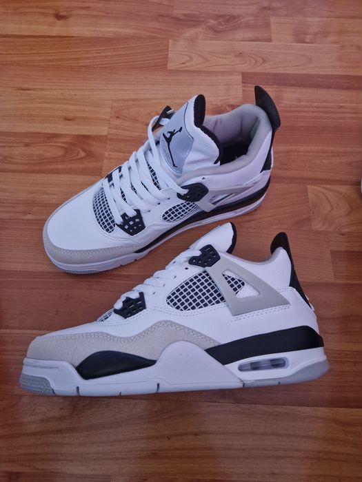 Jordan patru Military Black