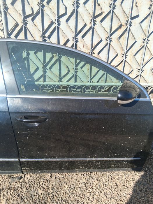 Vând uși de Volkswagen Passat B6