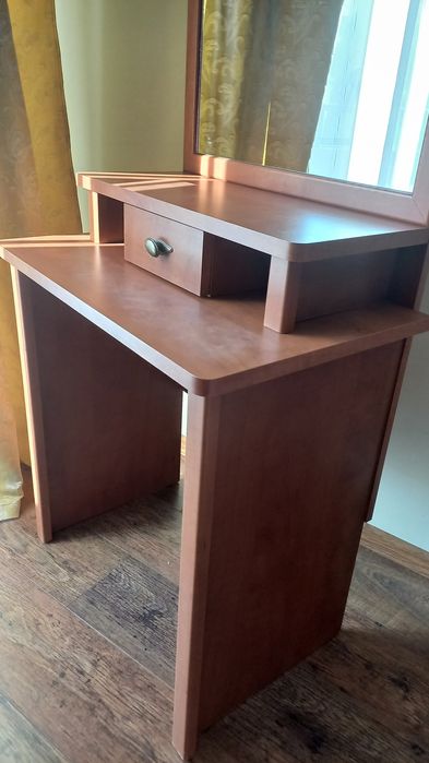 Masă de toaletă şi machiaj cu oglindă, pal cireş - Tg. Mureş