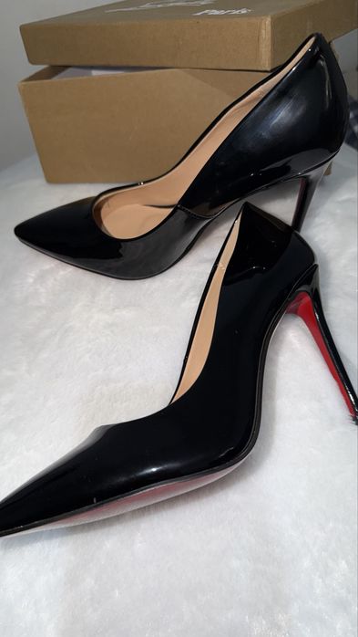 Женская одежда (туфли,платье)