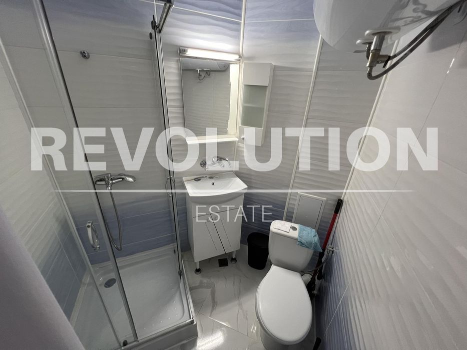 Дава се под наем Двустаен апартамент в Варна, Център - 65 кв.м за 700 € - Снимка #7