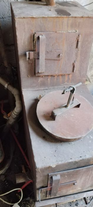 Продаю печку сапог с дымоходом