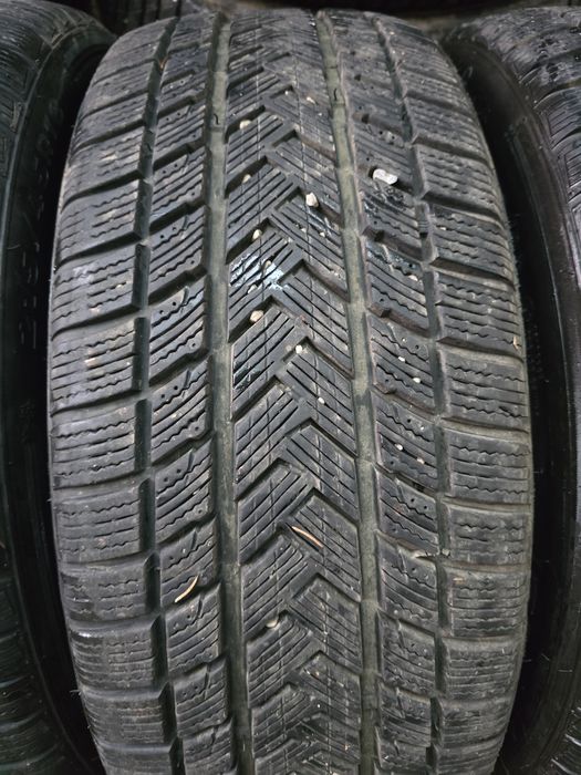 Anvelope 215/45 R18 GRIPMAX de iarna